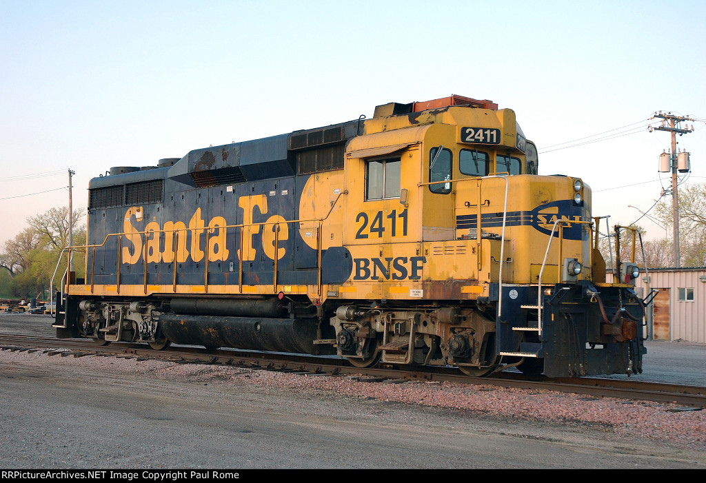 BNSF 2411